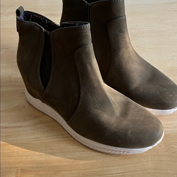 BareTraps Dark Gray Ankle Booties - Picture 5 of 6